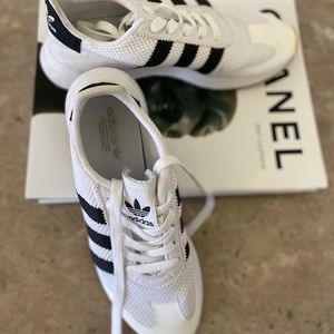 Womens adidas shoes original flashbacks